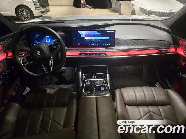 BMW 7 Series G70 — Фото автомобиля 9