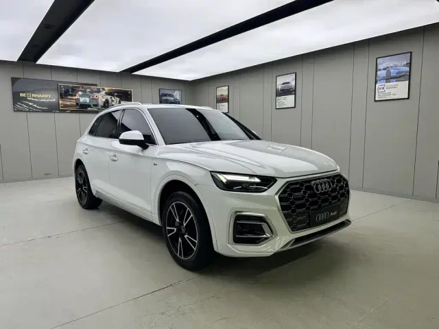 Audi Q5L — Фото автомобиля 2