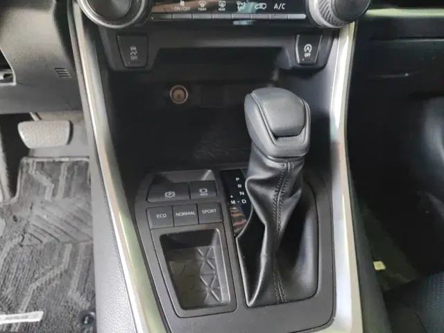 Toyota RAV4 — Фото автомобиля 13