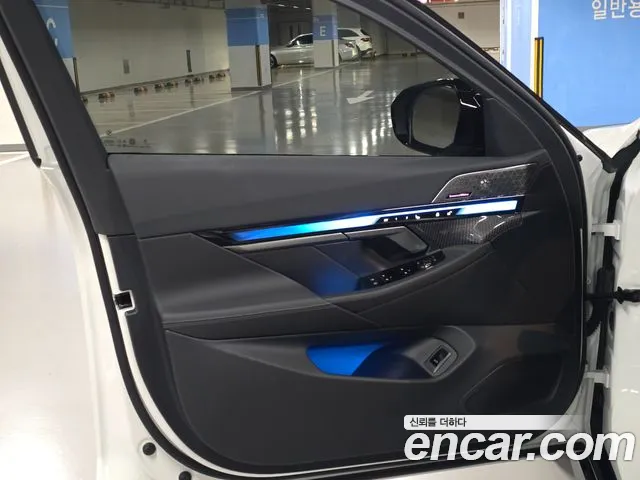BMW i5 G60 — Фото автомобиля 8