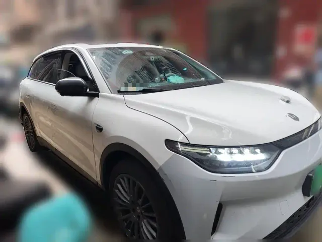 Leapmotor C11 — Фото автомобиля 23