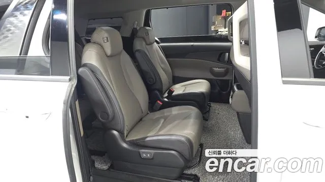 Kia Carnival — Фото автомобиля 18