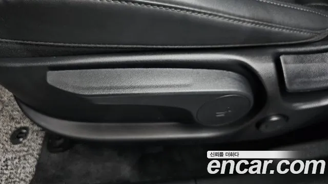 Hyundai Tucson Tucson (NX4) Бензин 1.6 турбо 2WD — Фото автомобиля 26