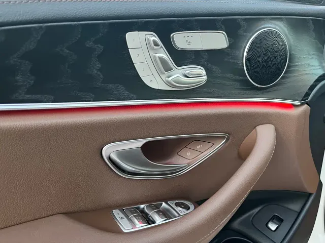 Mercedes-Benz E-Class — Фото автомобиля 15