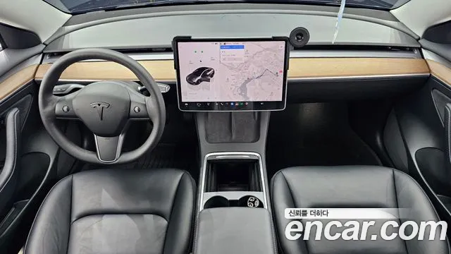 Tesla Model 3 — Фото автомобиля 6