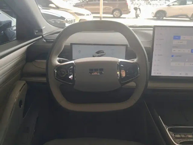 Geely Galaxy Xingyao 8 — Фото автомобиля 10