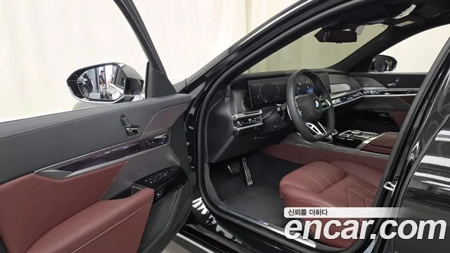 BMW 7-Series 7 серия (G70) 740i xDrive M Sport Limited — Фото автомобиля 10