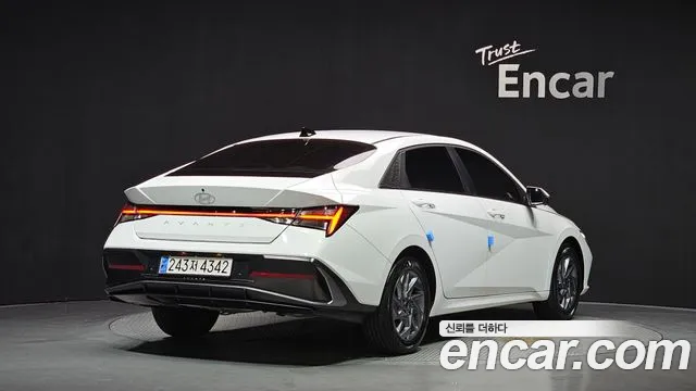 Hyundai Avante CN7 — Фото автомобиля 2