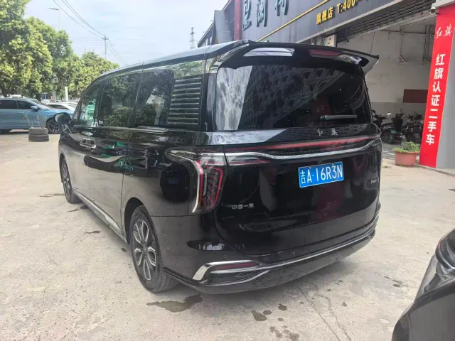 Hongqi HQ9 — Фото автомобиля 6