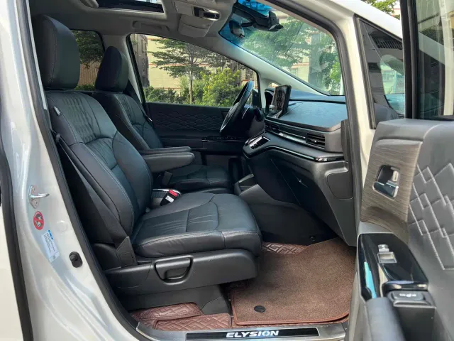 Honda Elysion — Фото автомобиля 10