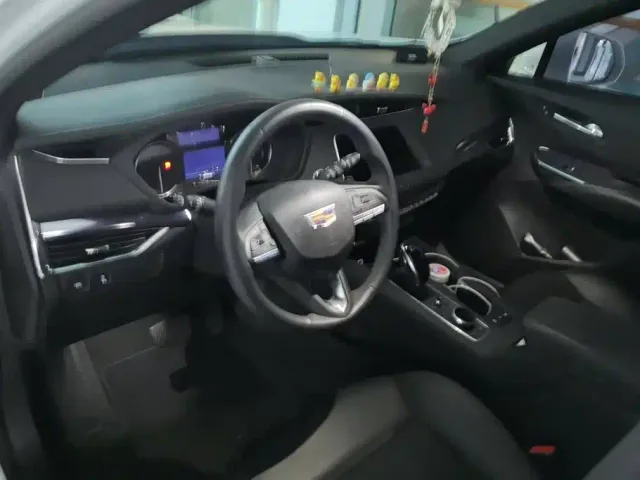 Cadillac XT4 — Фото автомобиля 12