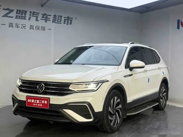 Фотография автомобиля — Volkswagen Tiguan L