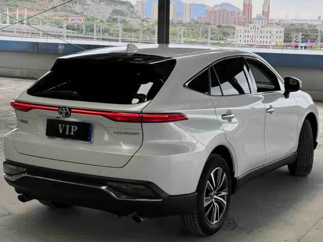 Toyota Harrier — Фото автомобиля 4