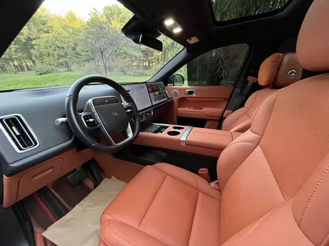 Li Auto L7 — Фото автомобиля 10