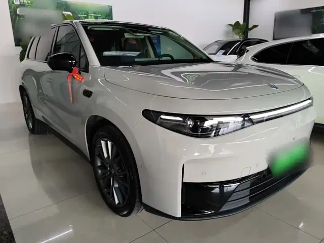 Leapmotor C10 — Фото автомобиля 3