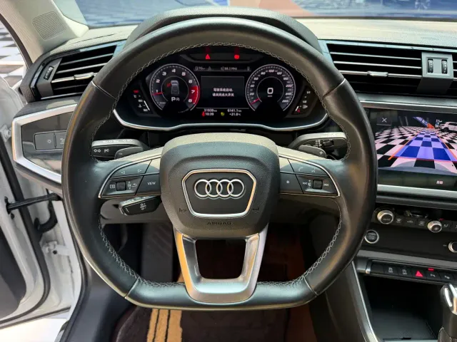 Audi Q3 — Фото автомобиля 8