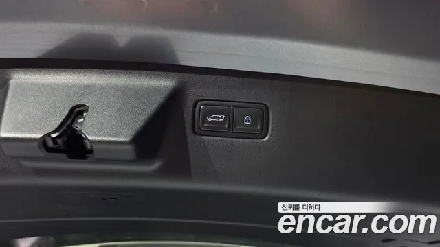 Hyundai Santafe Santa Fe (MX5) Бензин 2.5T 4WD — Фото автомобиля 16