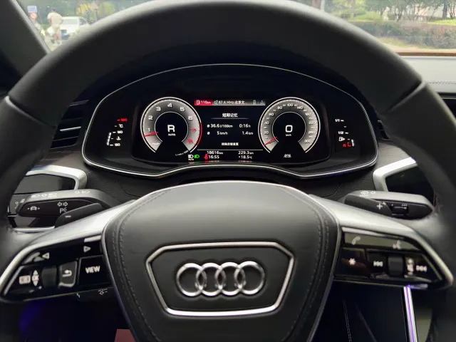 Audi A6L — Фото автомобиля 6