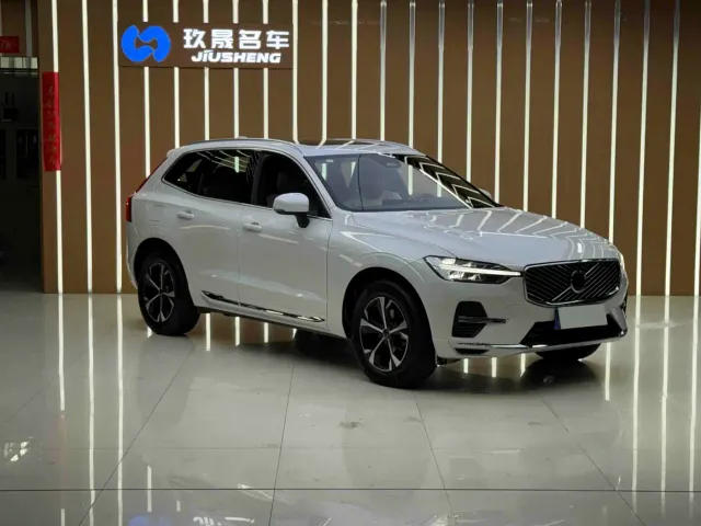 Volvo XC60 — Фото автомобиля 2