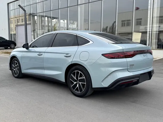 BYD Qin L — Фото автомобиля 7