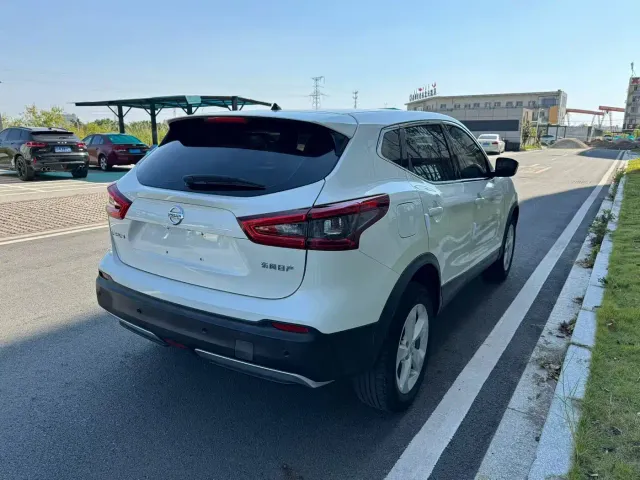 Nissan Qashqai — Фото автомобиля 5