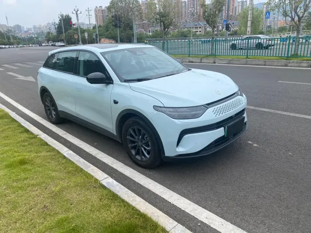 Leapmotor C11 — Фото автомобиля 3