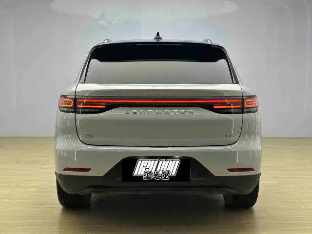 Leapmotor C11 — Фото автомобиля 5