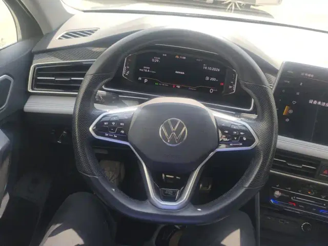 Volkswagen Tiguan L — Фото автомобиля 15