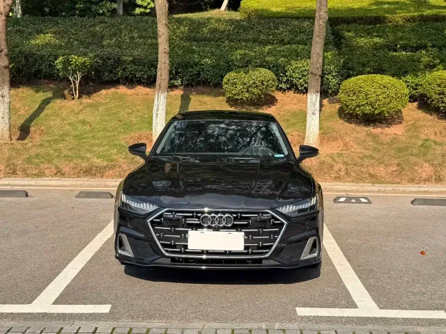 Фотография автомобиля — Audi A7L