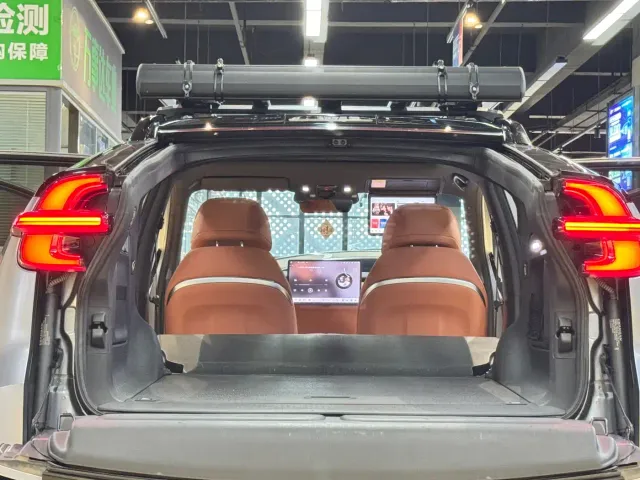 Changan Qiyuan E07 — Фото автомобиля 27