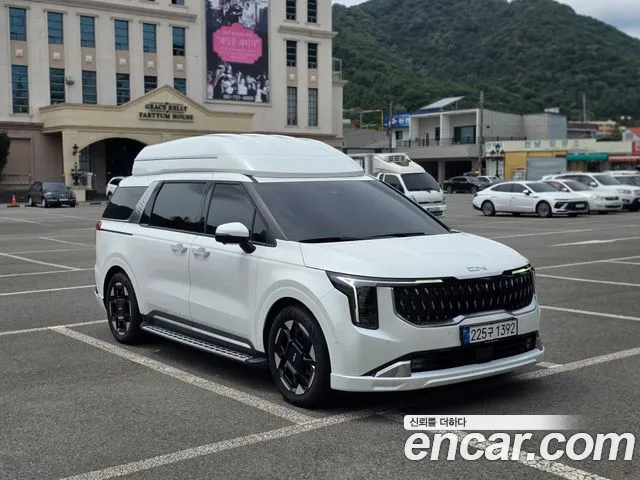 Kia Carnival Generation 4 — Фото автомобиля 2