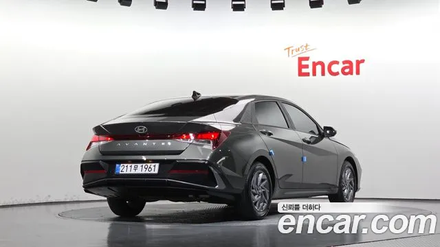 Hyundai Avante CN7 — Фото автомобиля 2