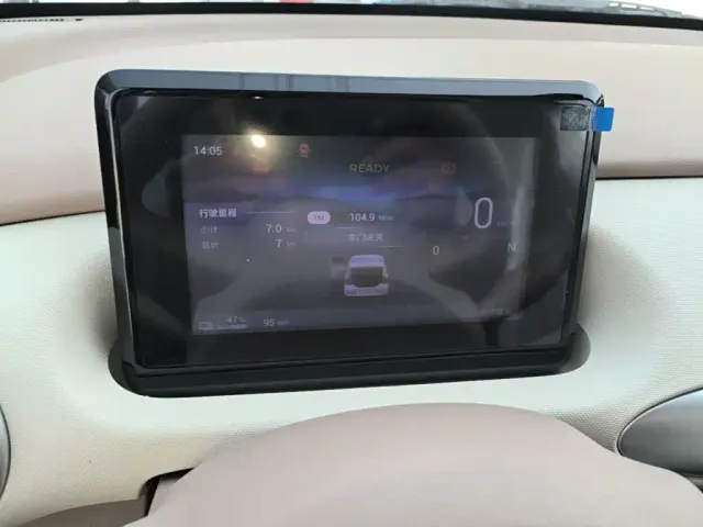 Wuling Hongguang Mini EV — Фото автомобиля 11