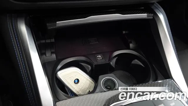 BMW i4 — Фото автомобиля 21