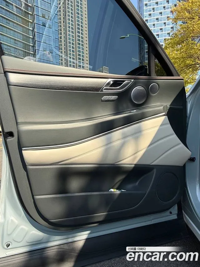 Genesis GV80 Coupe — Фото автомобиля 12