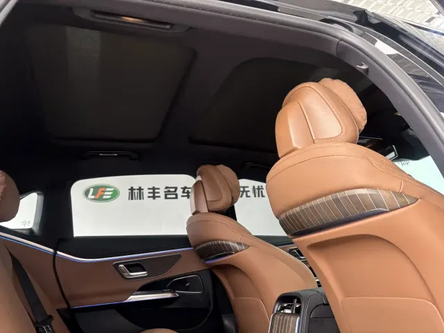 Mercedes-Benz E-Class — Фото автомобиля 29