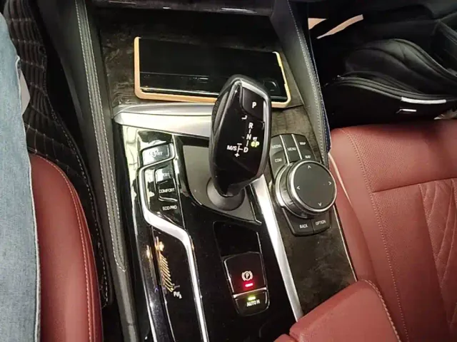 BMW 5 Series — Фото автомобиля 13