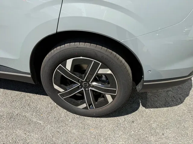 Volvo XC70 Plug-in Hybrid — Фото автомобиля 15