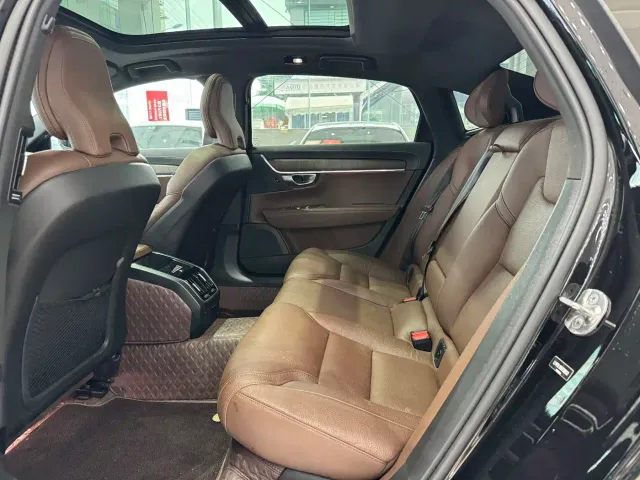 Volvo S90 — Фото автомобиля 7