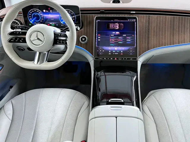 Mercedes-Benz EQE SUV — Фото автомобиля 9