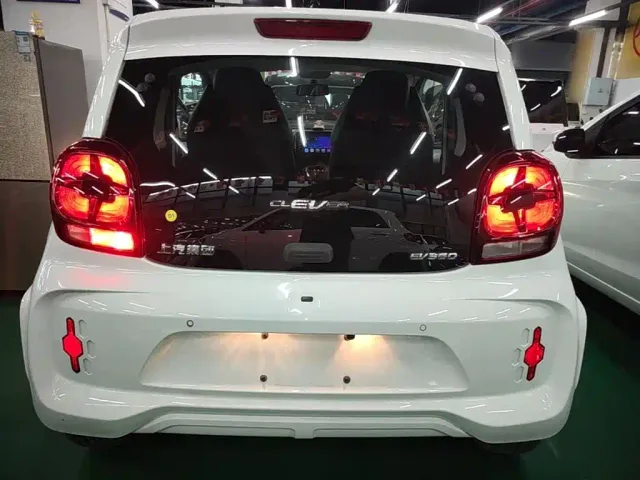 Roewe Clever — Фото автомобиля 5