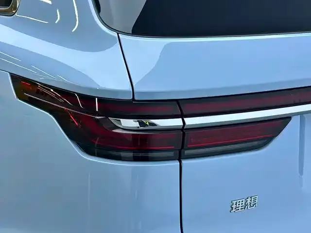 Li Auto ONE — Фото автомобиля 14