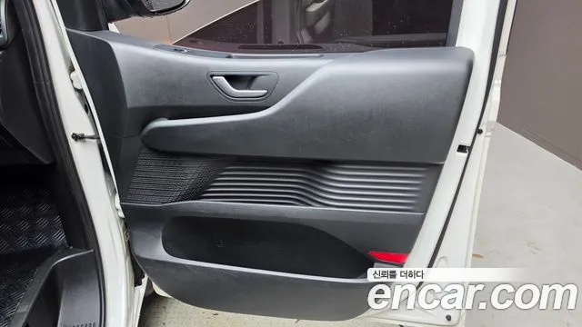 Hyundai Staria — Фото автомобиля 13
