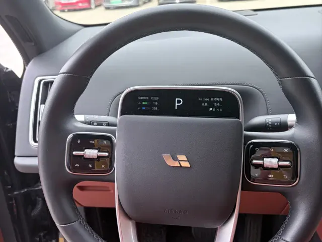 Li Auto L9 — Фото автомобиля 8