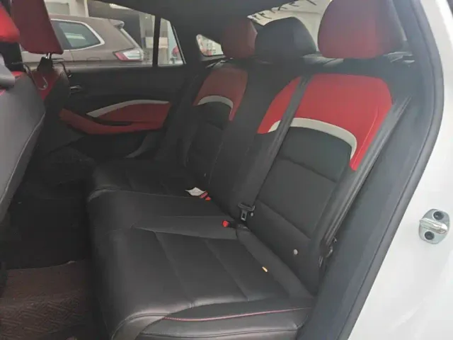 MG MG5 2023 180DVVT CVT Luxury Edition — Фото автомобиля 16