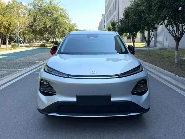 Changan Qiyuan Changan Qiyuan Q05 2026 Model Base — Фото автомобиля 2