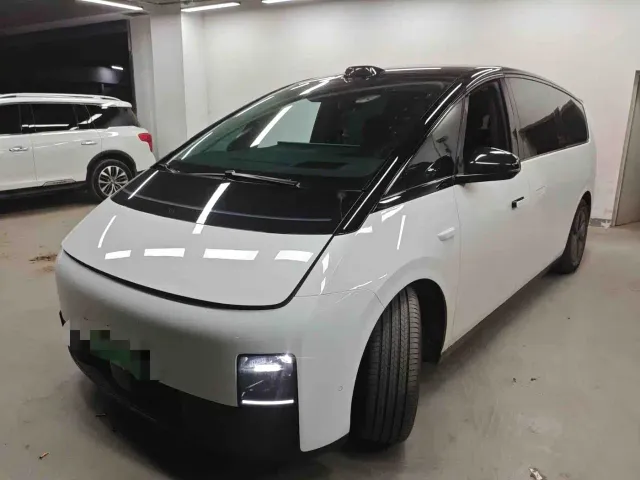 Фотография автомобиля — Li Auto MEGA