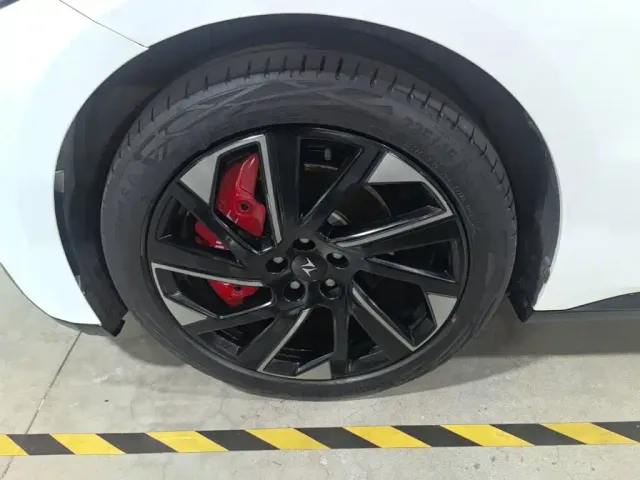 Dongfeng eπ 007 — Фото автомобиля 22