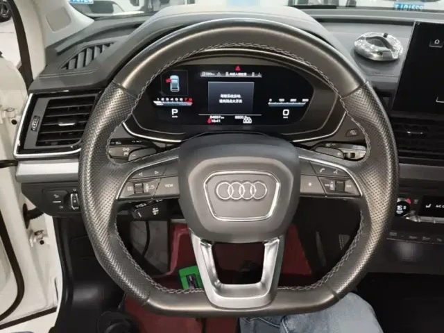 Audi Q5L — Фото автомобиля 10