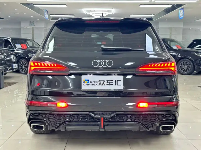 Audi Q7 — Фото автомобиля 5